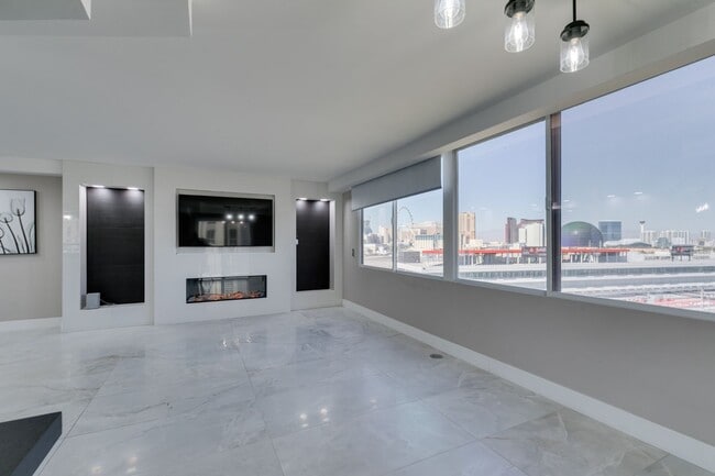 Building Photo - Elevated Penthouse Living with Private Terrace & Resort-Style Amenities
