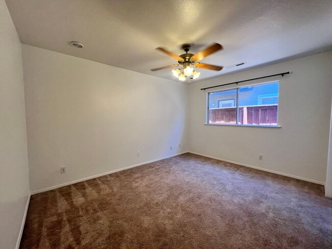 Building Photo - For Rent – Spacious 3 Bed / 2 Bath | 2,660 Sq Ft | West Madera
