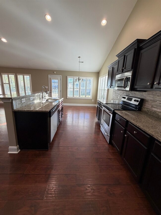 Building Photo - 619 Uniola Dr