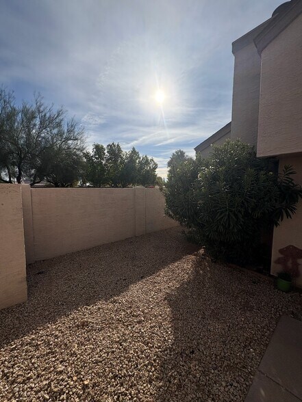 Entrance - 3315 E Kelton Ln