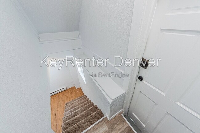 Building Photo - 929 5th St