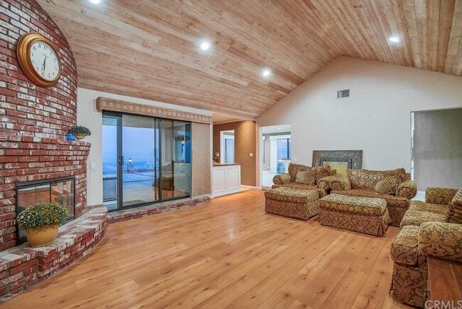 Building Photo - 7380 Live Oak Dr