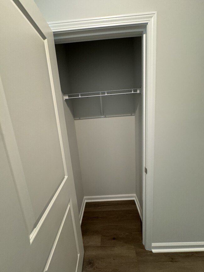 Building Photo - 3067 Visionary Dr