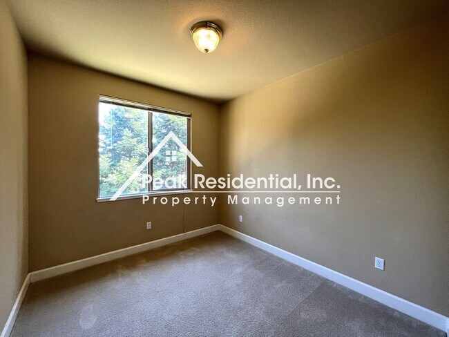 Building Photo - Spacious Anatolia 6bd/3.5ba Home with 5 Car Garage