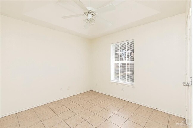 Building Photo - 12 Ulex Ave