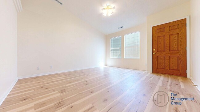 Building Photo - 37 E 675 S