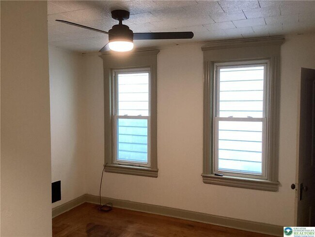 Building Photo - 809 Wood Ave