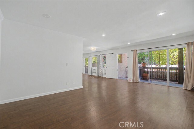 Building Photo - 322 Miraleste Dr