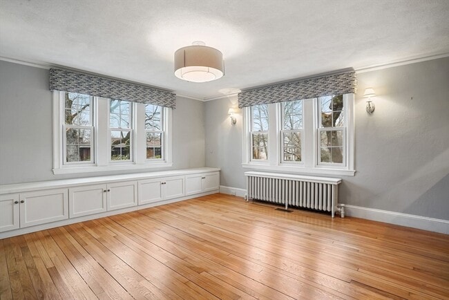 Building Photo - 28 Exmoor Rd