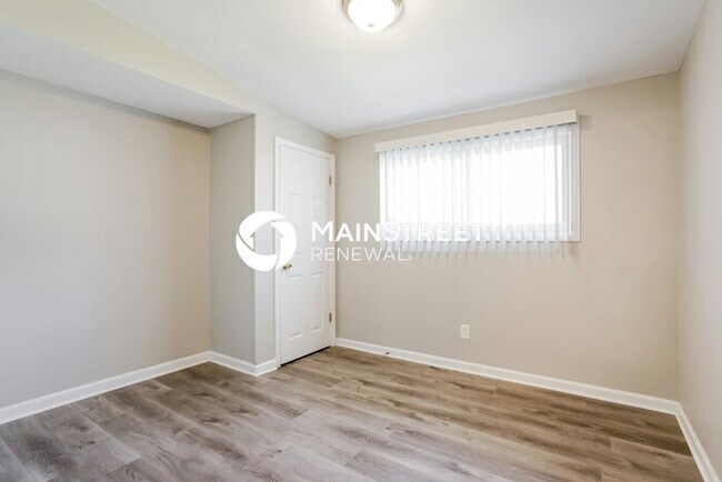 Building Photo - 6910 Woodhurst Dr
