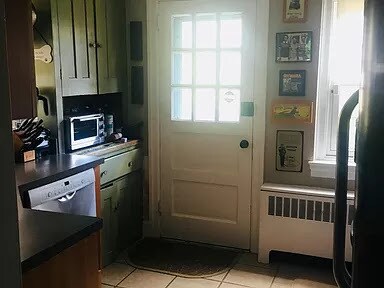 Kitchen - 20 E Abington Ave