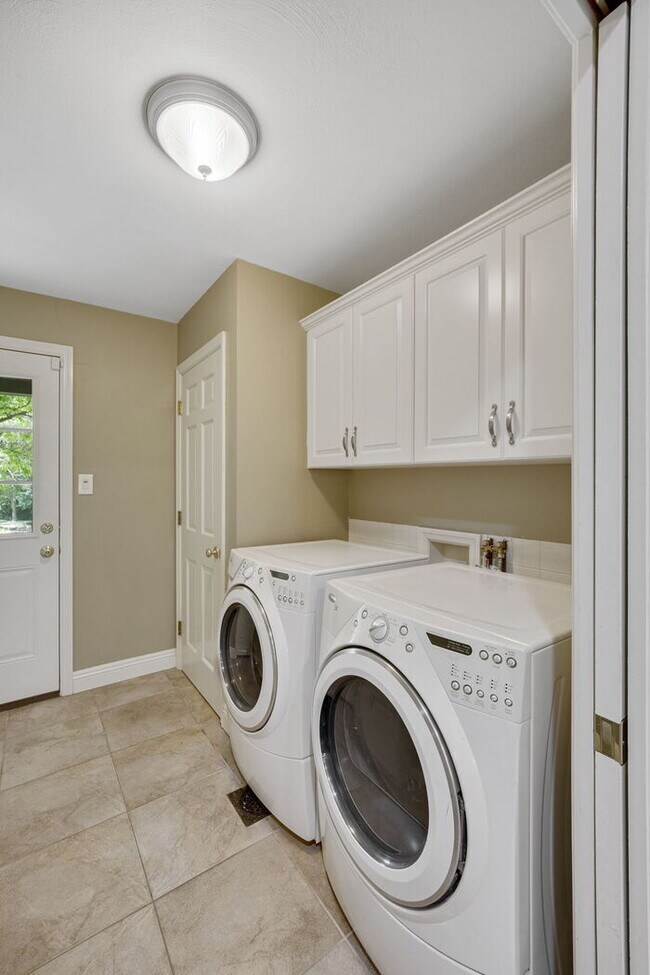 Building Photo - 12819 Huntercreek Rd