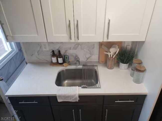 Building Photo - 187 Milford Ave