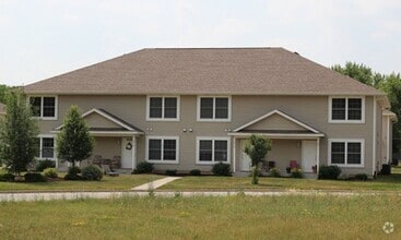 Building Photo - Luxury Townhome - HIGH END KITCHEN