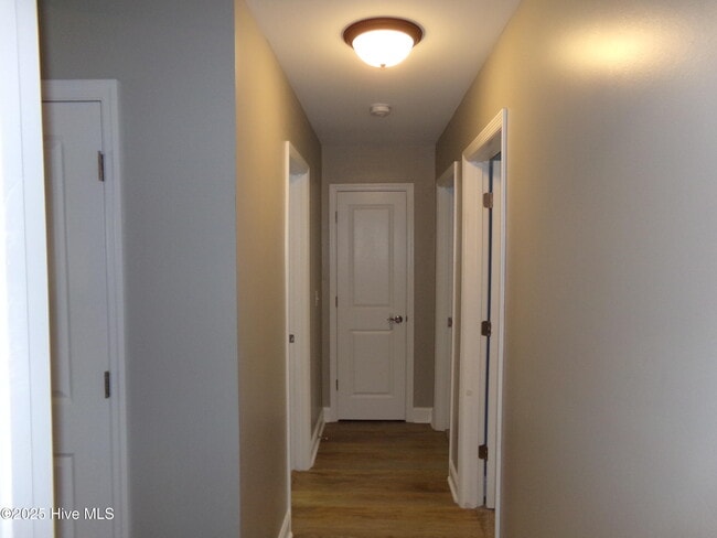 Building Photo - 204 Murdock Way