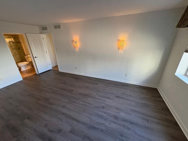 Building Photo - 7850 E Camelback Rd