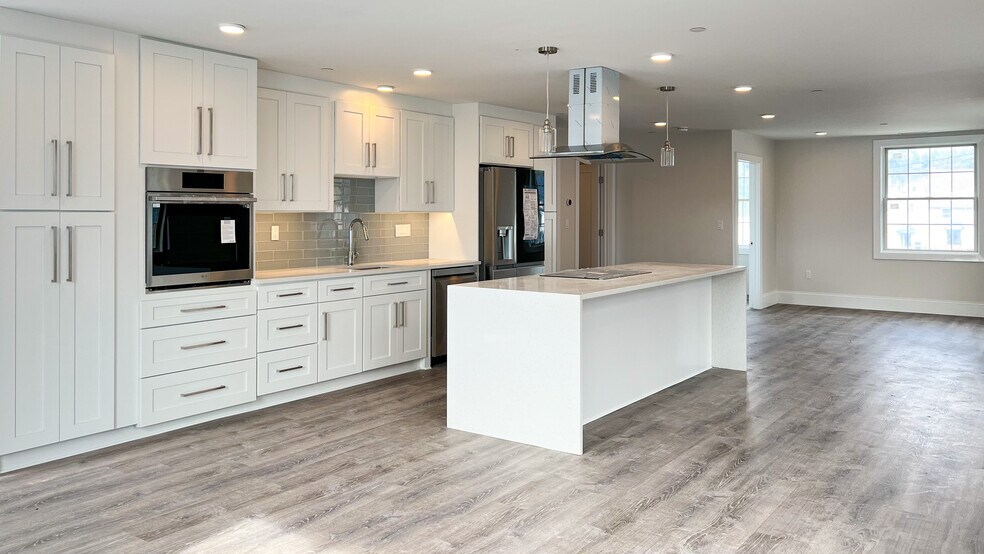 Building Photo - 131 Cambridge St