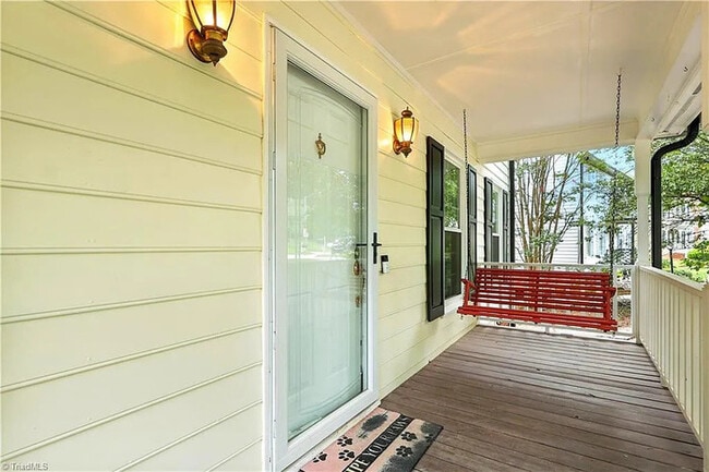 Building Photo - Earn Wealth While Leasing - Like a Homeown...