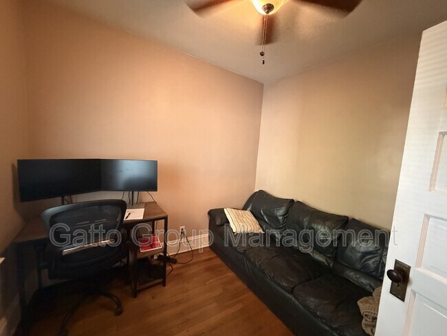 Building Photo - 1305 W 106th St