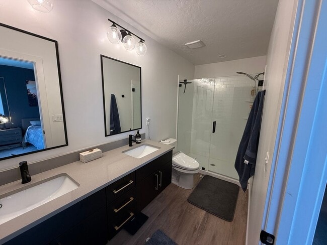 Building Photo - Charming 2BR Townhome in Centerville