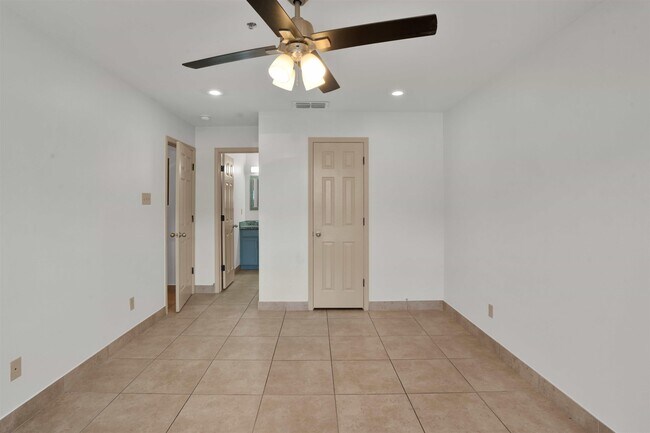 Building Photo - 7607 King Arthurs Ct