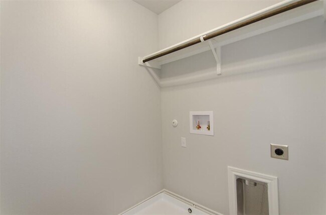 Building Photo - 2136 Pecan Island Dr