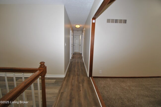 Building Photo - 12401 Ledges Dr