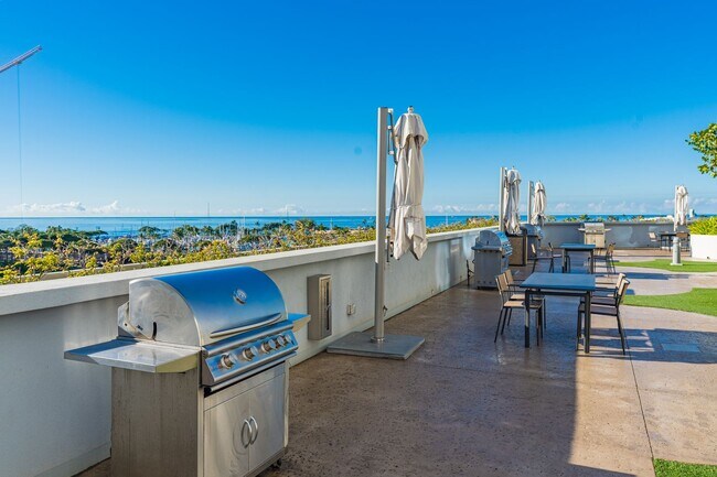 Building Photo - Available 8/28 – Modern 1-Bedroom in Ward ...