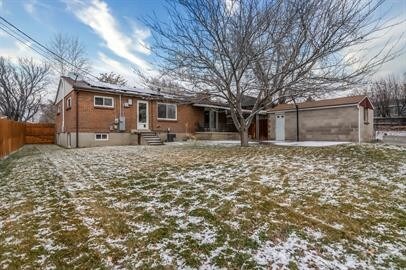 Building Photo - 1870 N Woodside Dr E