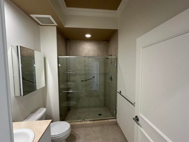 Building Photo - 1551 N Flagler Dr