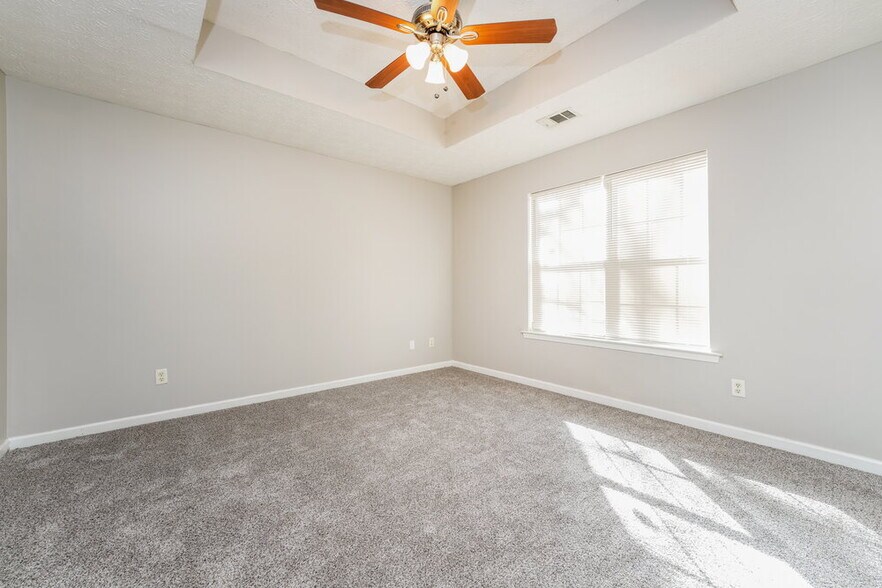 Building Photo - 10527 Crabtree Dr