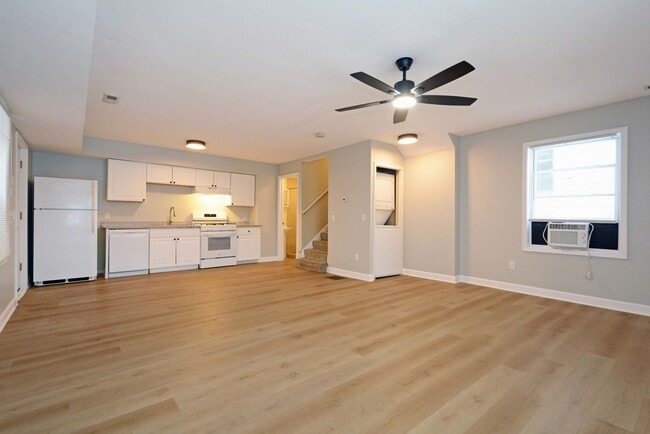 Building Photo - *Monthly Rental Discount Through Summer!* Renovated 5-BR, 2-BA