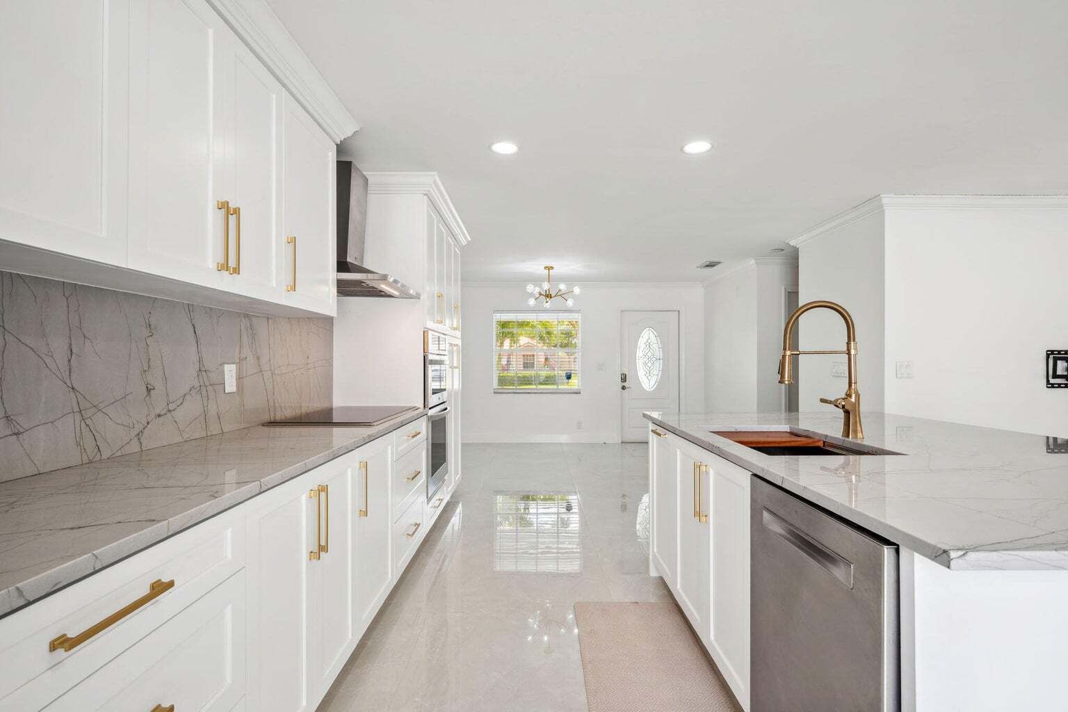 Building Photo - 3460 Commodore Ct