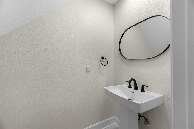 Building Photo - 7616 Grahamcrest Dr