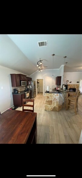 Building Photo - 201 High Meadow Ct