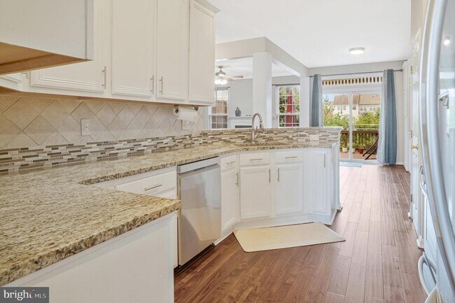 Building Photo - 22438 Maison Carree Square