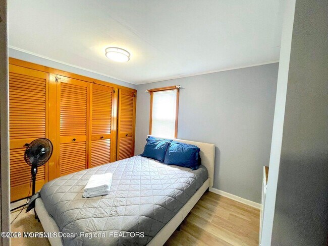 Building Photo - 137 Oakland St