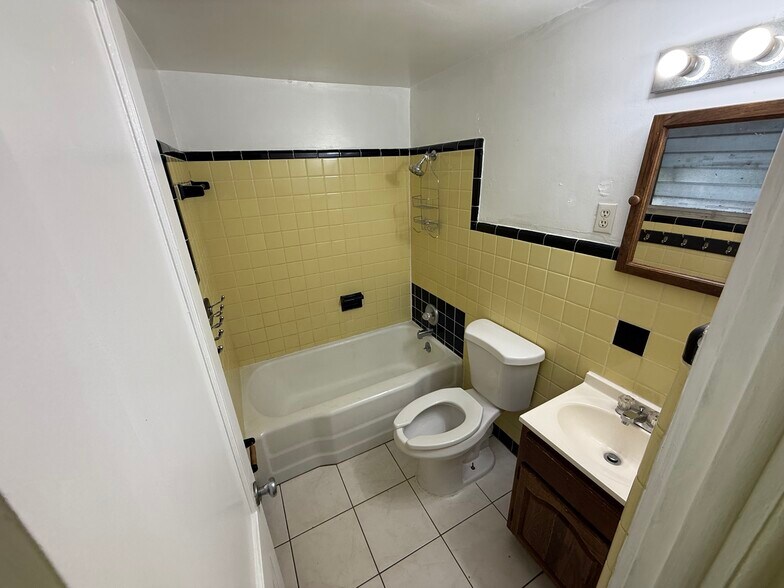 Building Photo - 69 E Seminole Ave