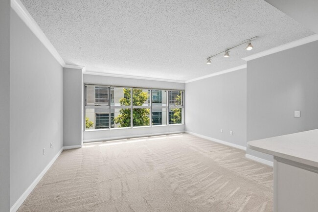 Building Photo - 777 7th St NW