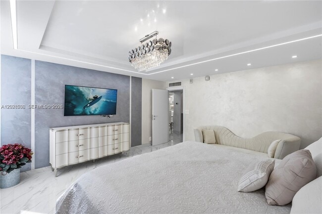 Building Photo - 2030 S Ocean Dr