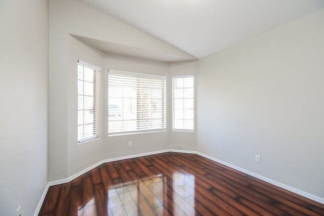 Building Photo - 1617 W Kesler Ln