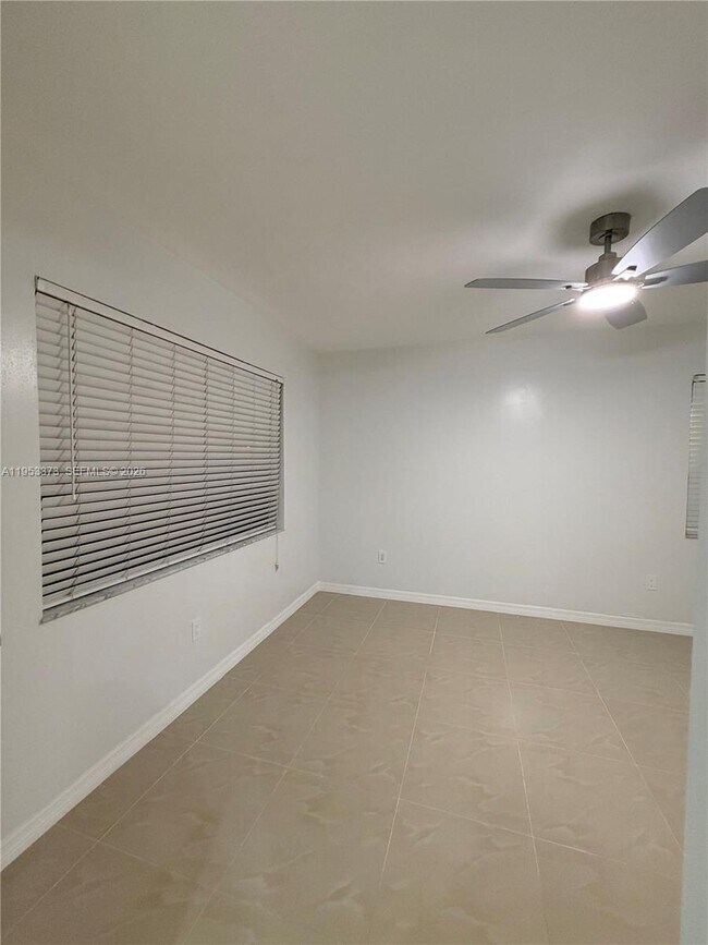 Building Photo - 20730 NE 8th Ct