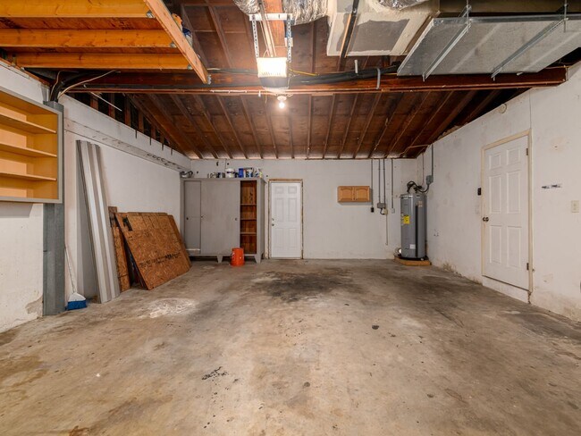 Building Photo - 1661 Algonquin Dr