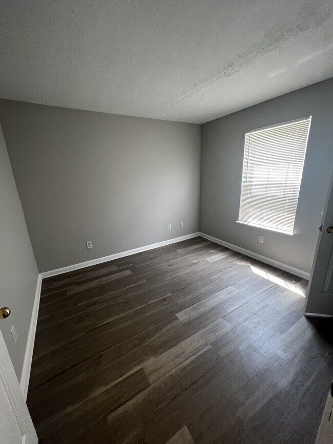 Building Photo - 4103 Blue Lick Ct