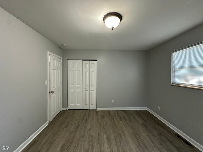 Building Photo - 3236 S Temple Ave