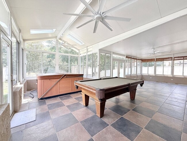 Building Photo - Spacious Two-Story Home with Hot Tub, Pool Table & Fenced Yard in Panther Creek