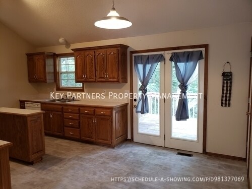 Building Photo - 501 Kindred Dr