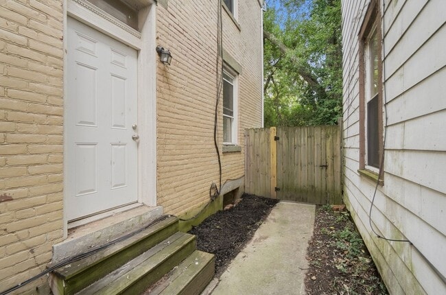 Building Photo - 5114 Silver St