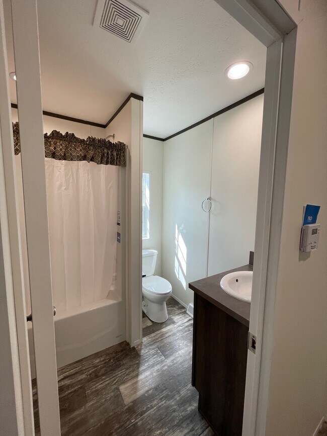 Building Photo - 63 Colonial Dr