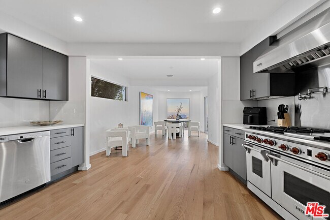 Building Photo - 10134 Angelo View Dr